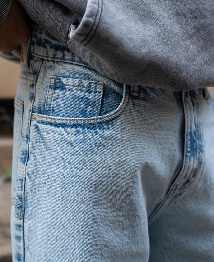 Light Blue Washed Baggy Jeans - Image 4